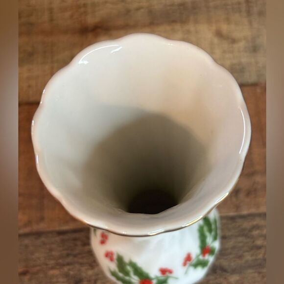 CHRISTMAS HOLLY BUD VASE Fine Porcelain Japan Holly Berries Holiday 6.25” - Picture 2 of 9